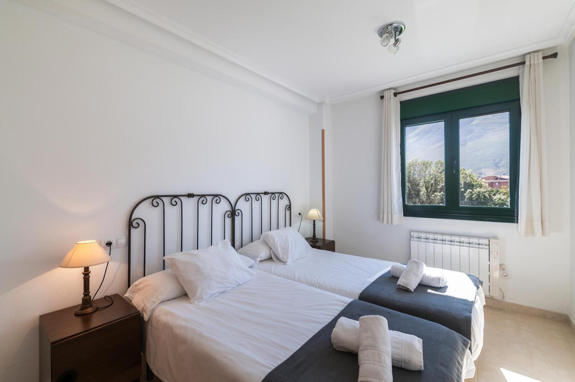 Tarantino, Apartamento Con Piscina, Playa A 3 Km Vut-2505-As ยาเนส ภายนอก รูปภาพ